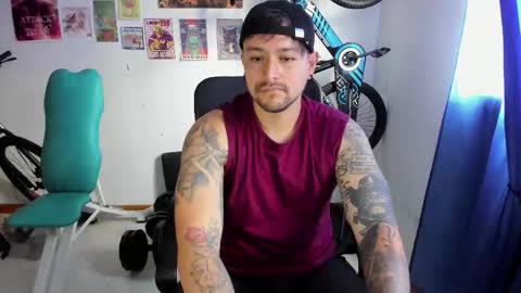 Snapshot of thomas_rol chatting on 11.26.25 Thomas online show from 11.26.25