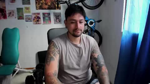 Snapshot of thomas_rol chatting on 11.27.25 Thomas online show from 11.27.25