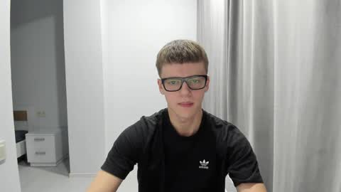 Snapshot of thomas_shelbivip chatting on 12.12.24 Tomas online show from 12.12.24