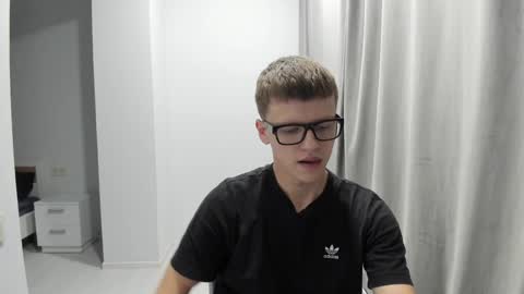 Snapshot of thomas_shelbivip chatting on 12.12.24 Tomas online show from 12.12.24