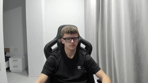 Snapshot of thomas_shelbivip chatting on 01.15.25 Tomas online show from 01.15.25