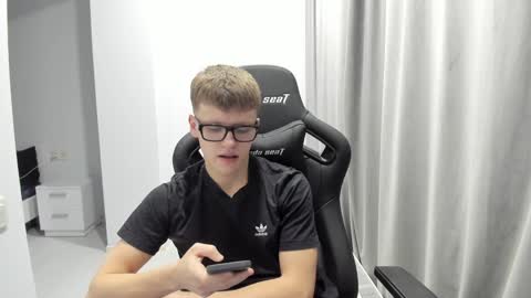 Snapshot of thomas_shelbivip chatting on 01.29.25 Tomas online show from 01.29.25