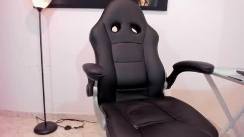 Snapshot of thomas_shelbys chatting on 01.07.25 Thomas online show from 01.07.25