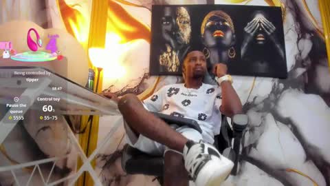 Snapshot of thomas_shelbys chatting on 10.05.25 Thomas online show from 10.05.25