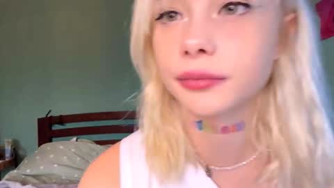 Snapshot of thomasbreier chatting on 10.30.25 Luna online show from 10.30.25