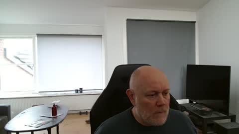 thomash32 online show from 10.26.25