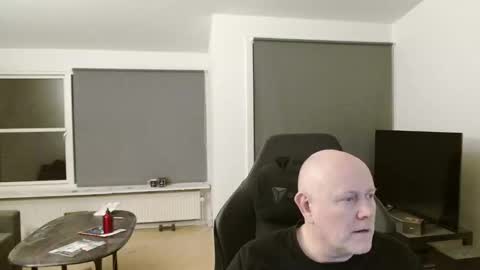 thomash32 online show from 10.30.25