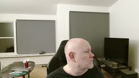 thomash32 online show from 11.03.25