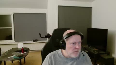 thomash32 online show from 11.11.25