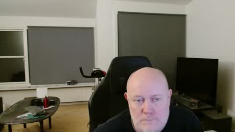 thomash32 online show from 11.12.25