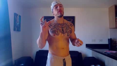 Snapshot of thomashoward31 chatting on 01.23.25 Thomas online show from 01.23.25