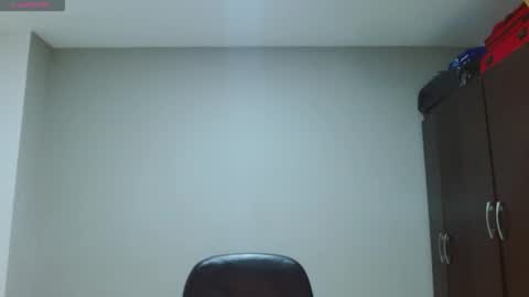 Snapshot of thompson_ari chatting on 12.18.25 thompson ari online show from 12.18.25