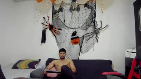 Snapshot of thomson_hot01 chatting on 10.17.25 thomson_hot01 online show from 10.17.25