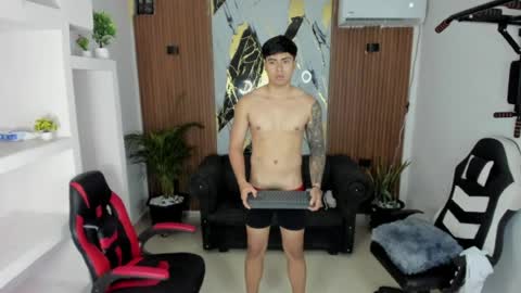 thomson_hot01 online show from 04.18.26