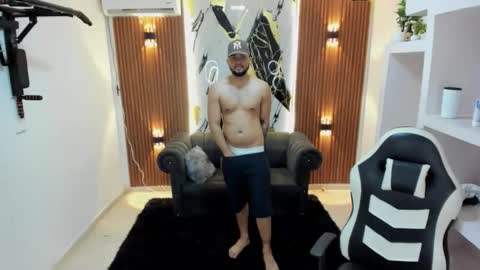 Snapshot of thomson_hot01 chatting on 05.26.26 thomson_hot01 online show from 05.26.26