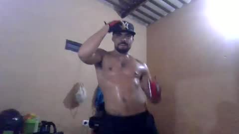 Snapshot of thonybeiio chatting on 09.10.25 thonybeiio online show from 09.10.25