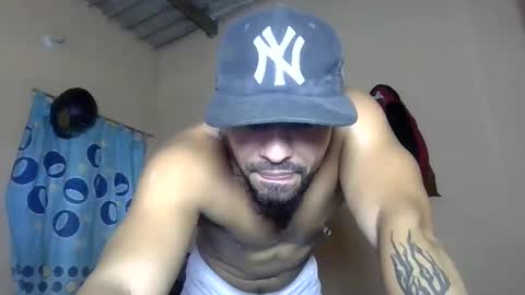 Snapshot of thonybeiio chatting on 09.13.25 thonybeiio online show from 09.13.25