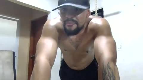 Snapshot of thonybeiio chatting on 10.16.25 thonybeiio online show from 10.16.25