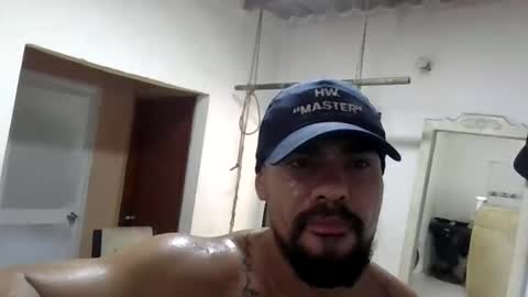 Snapshot of thonybeiio chatting on 10.17.25 thonybeiio online show from 10.17.25