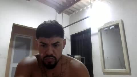 Snapshot of thonybeiio chatting on 10.25.25 thonybeiio online show from 10.25.25