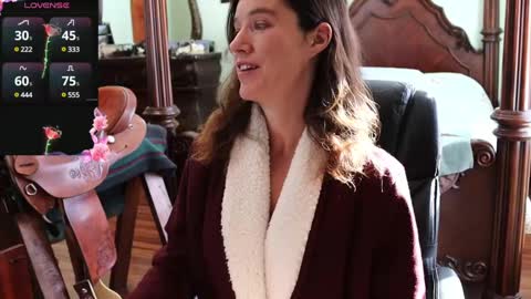 Snapshot of thornbury_rose chatting on 02.17.25 ThornburyRose online show from 02.17.25