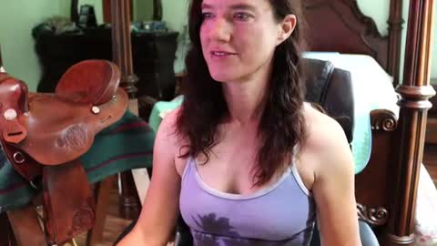 Snapshot of thornbury_rose chatting on 06.24.26 ThornburyRose online show from 06.24.26
