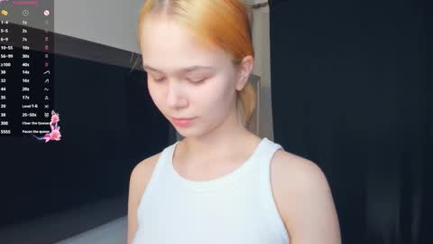 Snapshot of thousand_desires chatting on 03.22.26 Lynn online show from 03.22.26