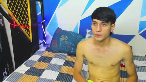 Snapshot of thr33sbroth3rs chatting on 04.04.26 thr33sbroth3rs online show from 04.04.26