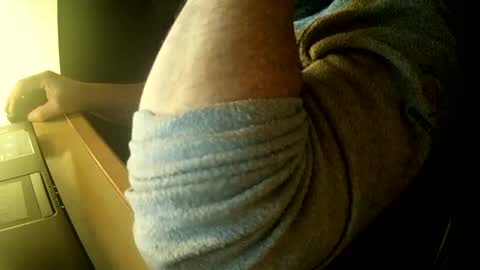 Snapshot of thunderflash73 chatting on 02.17.25 Little Wolf online show from 02.17.25