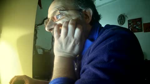 Snapshot of thunderflash73 chatting on 02.19.25 Little Wolf online show from 02.19.25