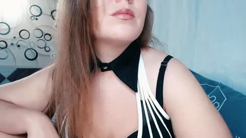 Snapshot of tia_meow chatting on 01.29.25 tiameow online show from 01.29.25