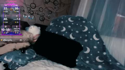 Snapshot of tia_meow chatting on 09.27.25 tiameow online show from 09.27.25