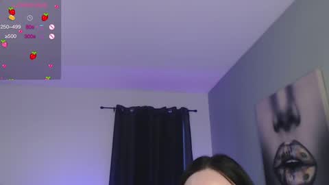 Tia Bella online show from 09.15.25