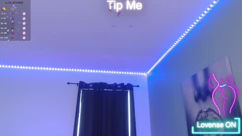 Tia Bella online show from 09.18.25