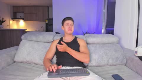 Snapshot of tiago_goez chatting on 01.17.26 santiago online show from 01.17.26