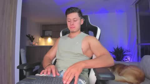 Snapshot of tiago_goez chatting on 02.05.26 santiago online show from 02.05.26