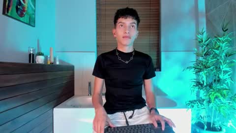 Tiam Muller online show from 10.25.25