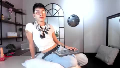 Tiam Muller online show from 11.15.25