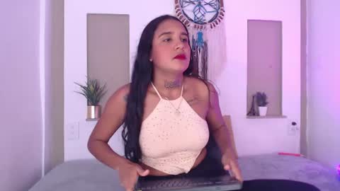 Snapshot of tiana_glow chatting on 07.20.26 tihana online show from 07.20.26