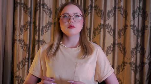 Snapshot of tiannadavy chatting on 03.31.26 Jane online show from 03.31.26