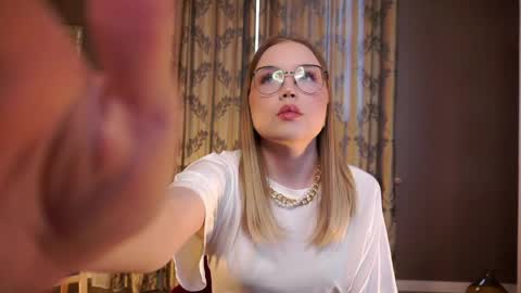 Snapshot of tiannadavy chatting on 04.01.26 Jane online show from 04.01.26