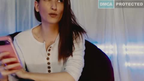 Snapshot of tiannarae chatting on 01.04.25 TIANNA online show from 01.04.25