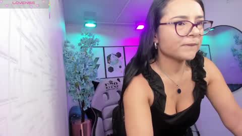Tiara  online show from 04.22.26