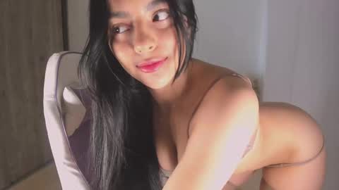 Tiaraaa 02 online show from 09.09.25