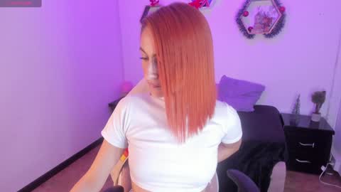 Snapshot of tiarha_ chatting on 12.13.24 Tiarha online show from 12.13.24