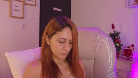 Snapshot of tiarha_ chatting on 11.25.25 Tiarha online show from 11.25.25