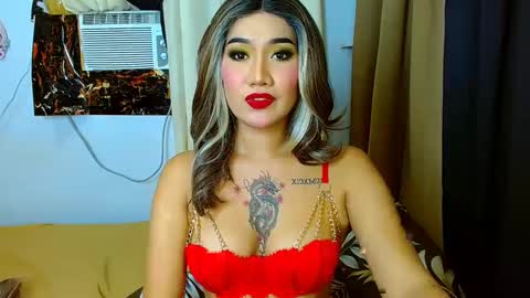 Snapshot of tiarrafoxs chatting on 12.26.24 tiarrafoxs online show from 12.26.24