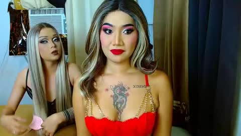 Snapshot of tiarrafoxs chatting on 12.27.24 tiarrafoxs online show from 12.27.24