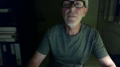 Snapshot of tiburzio chatting on 05.30.26 tiburzio online show from 05.30.26