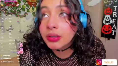 Snapshot of tich___ chatting on 11.11.25 tich___ online show from 11.11.25